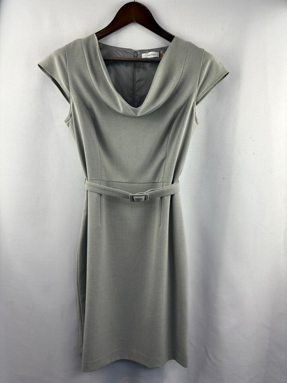 Women’s Calvin Klein Size 6 Light Gray Sheath Dress